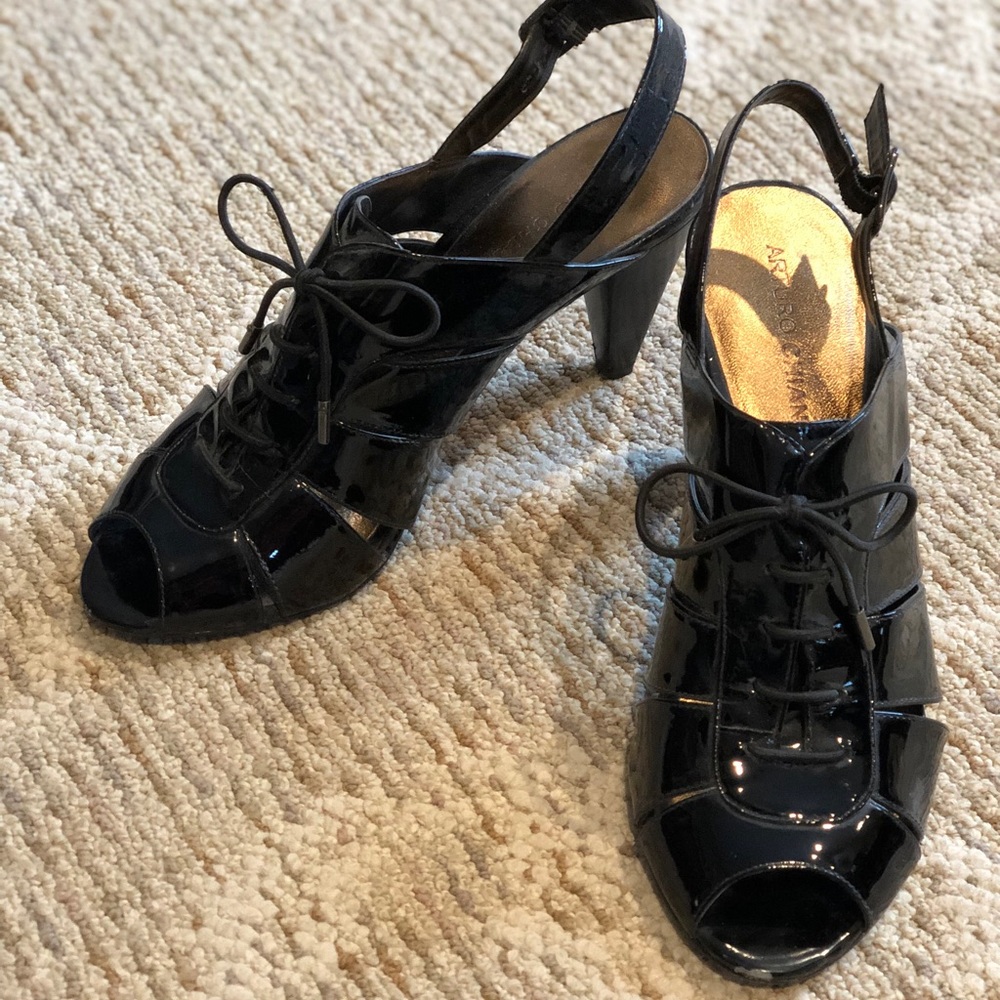 Arturo Chiang Heels